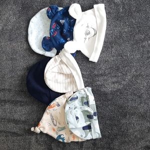 💛10/$20💛 7 baby hats, 2 Disney